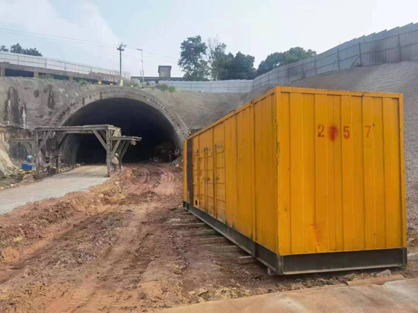 军垦路街道发电机出租自启装置的工作原理是什么？