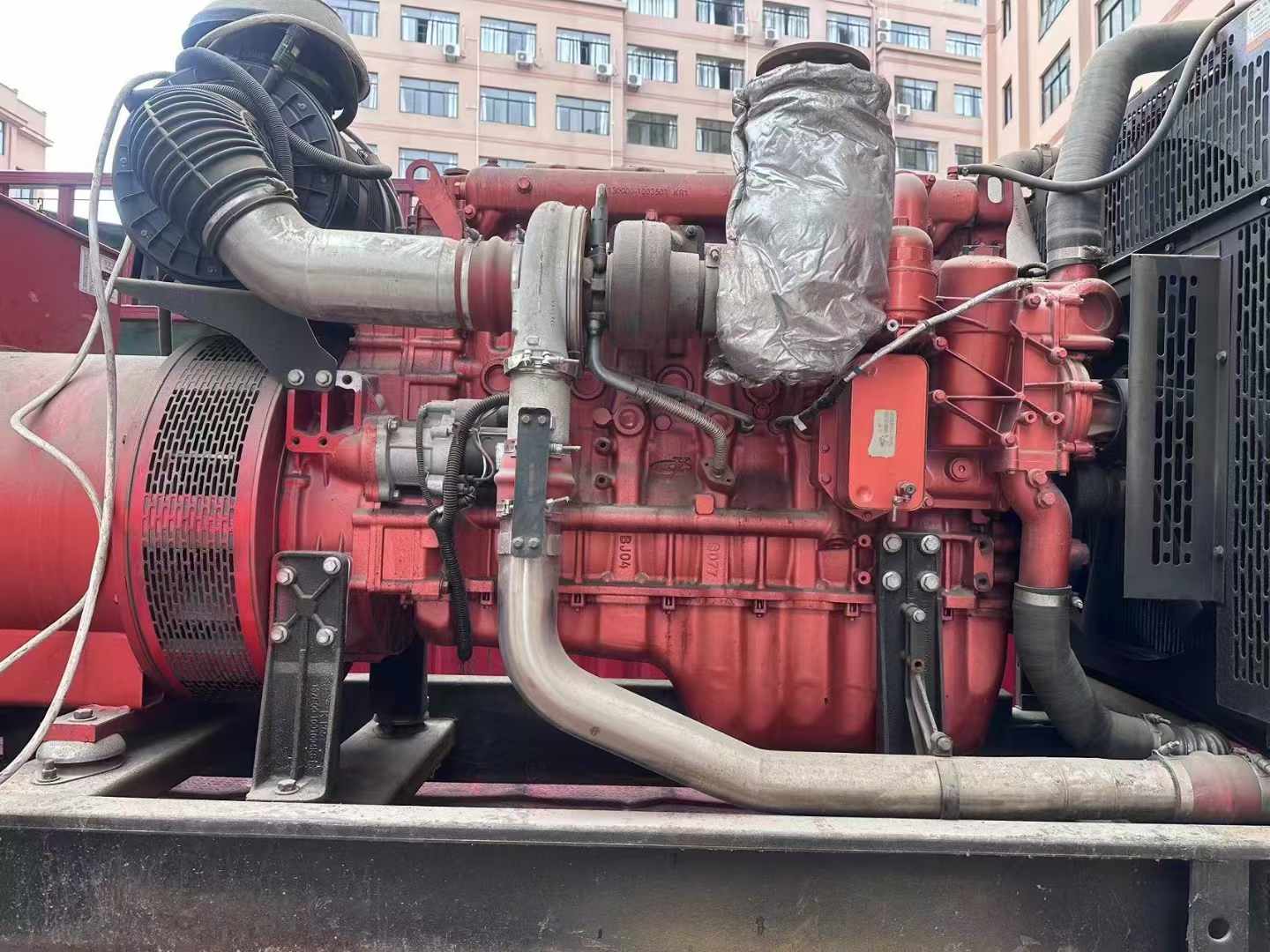 军垦路街道如何选择适合 600kW 柴油发电机组的过载保护器？