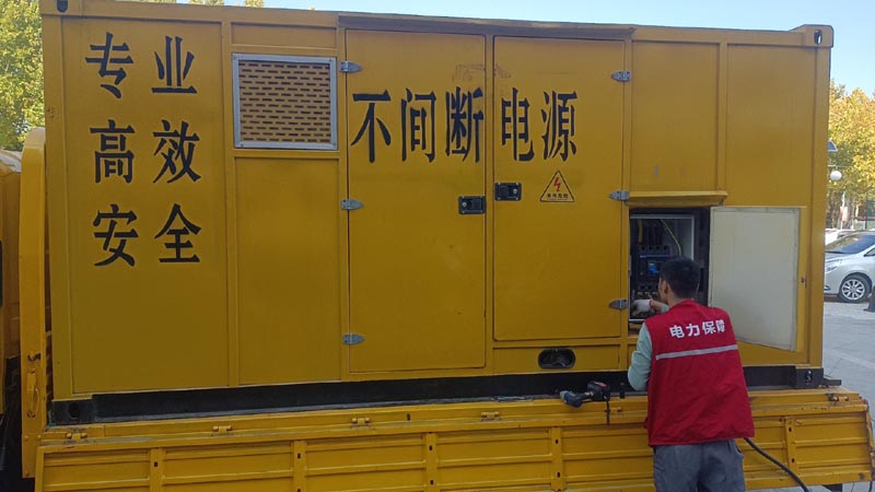 军垦路街道柴油发电机组和UPS电源配合使用时，如何避免切换过程中的电力中断？